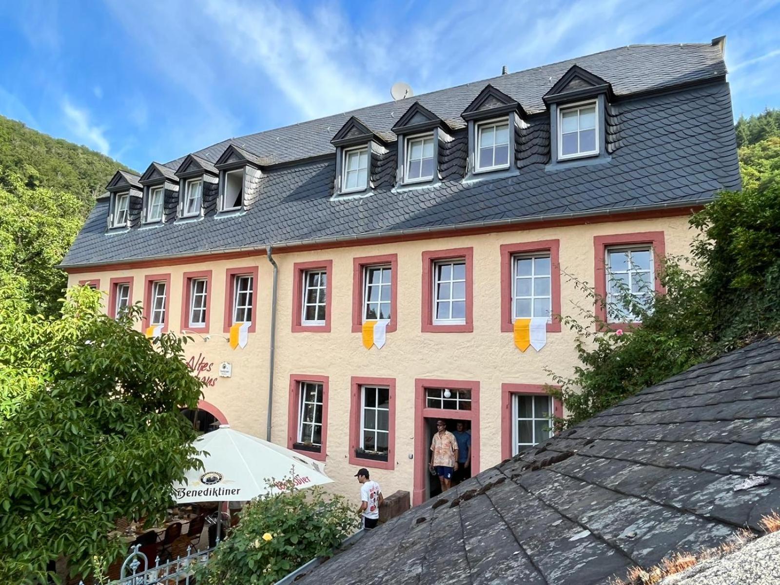 Altes Pfarrhaus Hotel Auw an der Kyll Exterior photo